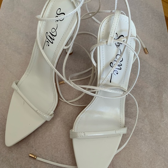 New White strapped heels 7 - Picture 6 of 8